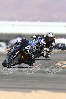 media/Jan-14-2024-SoCal Trackdays (Sun) [[2e55ec21a6]]/Turn 16 Set 2 (1125am)/